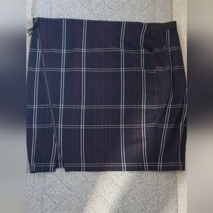 Pencil Skirt with angled zipper. Plaid Navy/Burgundy